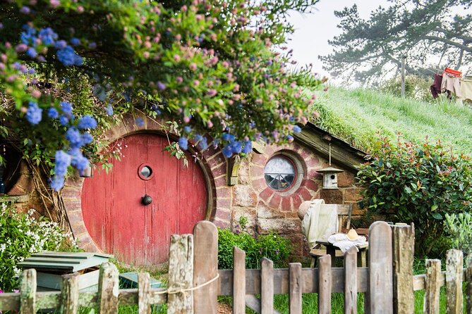 Hobbiton Movie Set Banquet Experience Private Tour From Auckland - Is $775.10 per person good value?
