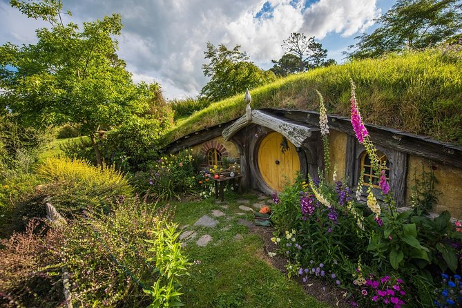 Hobbiton Movie Set Small Group Fully Guided Day Tour from Auckland - What your Auckland guide adds