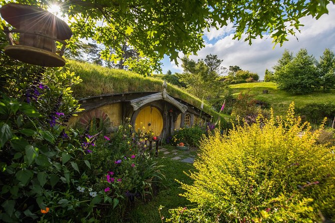 Hobbiton Movie Set Small Group Fully Guided Day Tour from Auckland - Practical details for a smoother visit