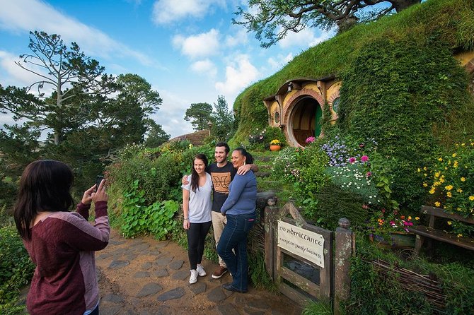 Hobbiton Movie Set Small Group Tour from Auckland - Key points before you book