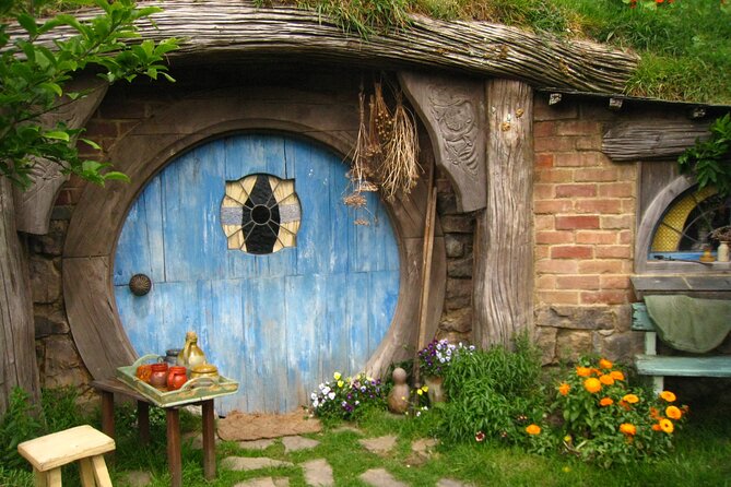 Hobbiton Movie Set Small Tour from Auckland - Why the Hobbit homes are the real prize