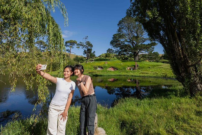 Hobbiton Movie Set Small Tour from Auckland - Food, breaks, and the cost of the day