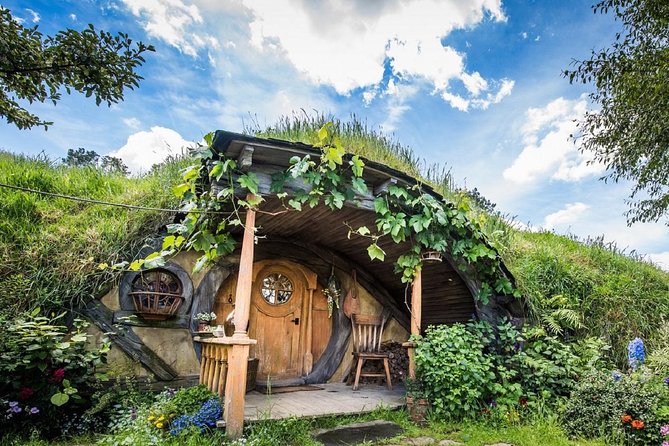 Hobbiton & Waitomo Caves Guided Day Trip from Auckland incl lunch - The return route through Māori and river country
