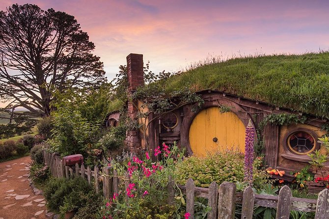Hobbiton & Waitomo Caves Small-Group Tour W Lunch from Auckland - Key points to know before booking