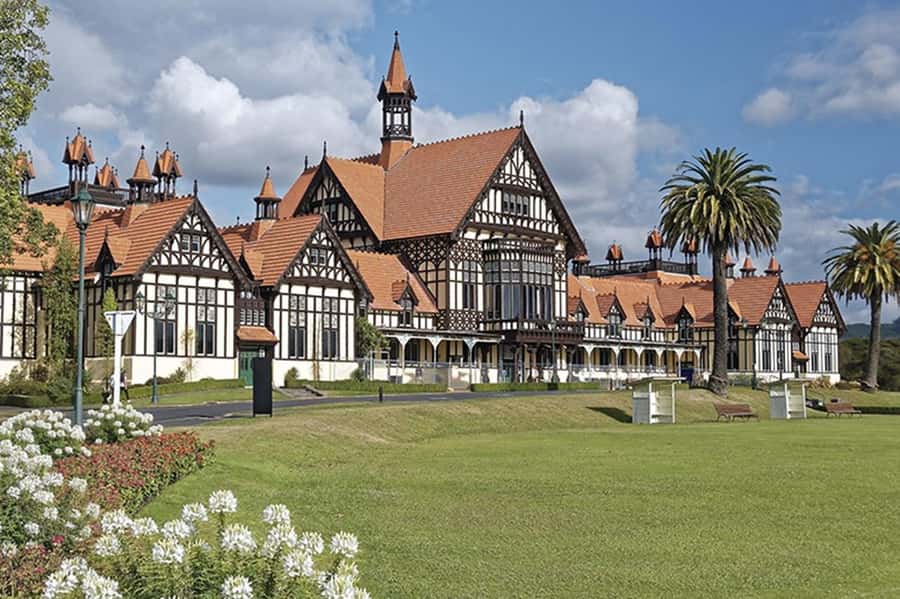 Hobbiton, Waitomo, Rotorua & Taupo 2-Day Tour from Auckland - Hamilton Gardens breaks up the return drive