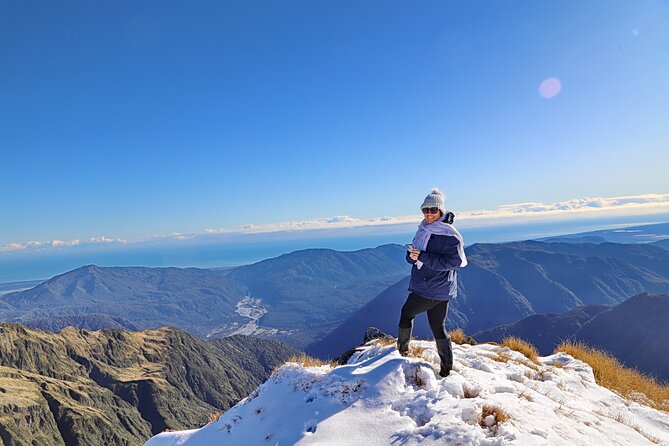 Hokitika Fly SIX Glaciers Heli Tour - A small helicopter group with a local guide