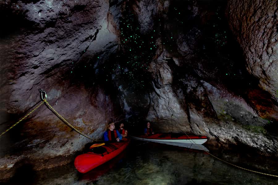 Hot Pools Kayak & Evening Barbecue - Why the boat-only hot pools are the star
