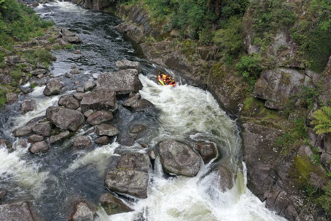 Kaituna Cascades - Grade 5 Wairoa River near Tauranga - Guides make the difference on difficult water