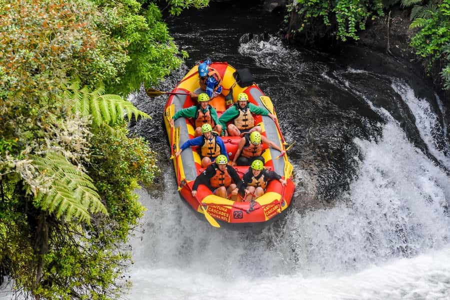 Kaituna River and Tutea Falls Whitewater Rafting - Preparing for the main waterfall
