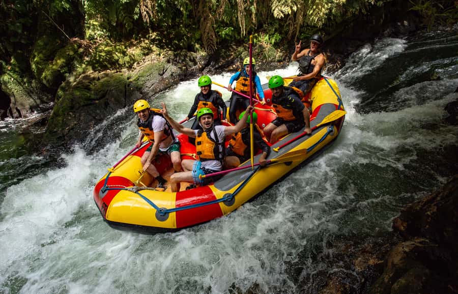 Kaituna River and Tutea Falls Whitewater Rafting - Going over Tutea Falls