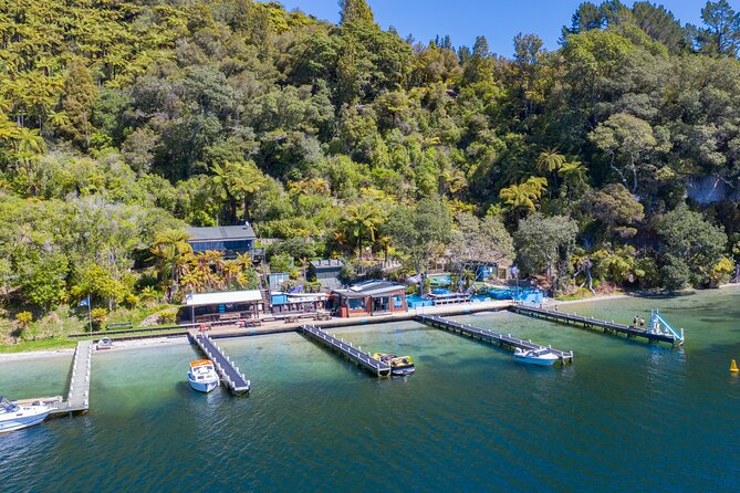 Katoa Jet Boat & Lake Rotoiti Hot Pools - Crossing to Lake Rotoiti and Manupirua Thermal Springs