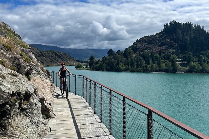 Lake Dunstan Cycleway Bike Rental And Return Shuttle - Clip-ons and the Hugo Suspension Bridge