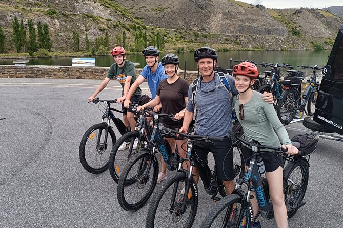 Lake Dunstan Cycleway Bike Rental And Return Shuttle - Making the most of Carrick Winery and Burger & Coffee Afloat