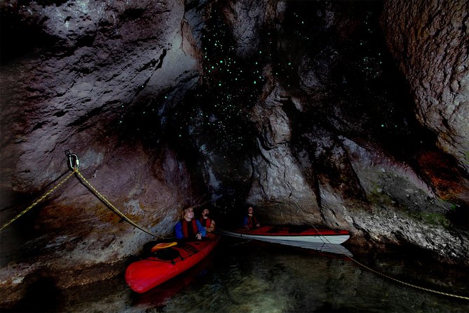 Lake Rotoiti Evening Kayak Tour including Hot Springs, Glowworm Caves and BBQ Dinner - Why Lake Rotoiti makes a fine evening outing
