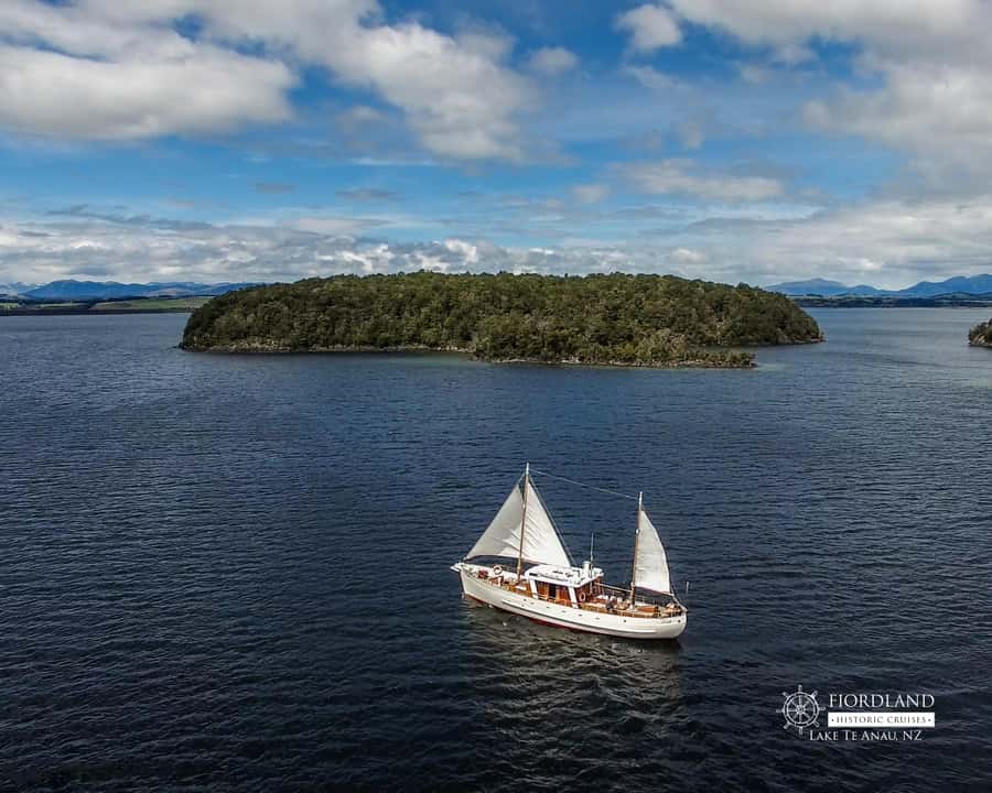 Lake Te Anau: 3-Hour Boat Cruise with Guided Walk - The 40-minute walk to the Hidden Lakes