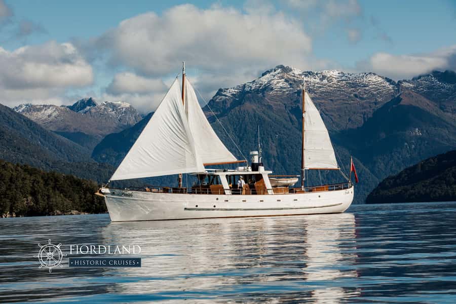 Lake Te Anau: 3-Hour Boat Cruise with Guided Walk - Why the 1935 yacht matters