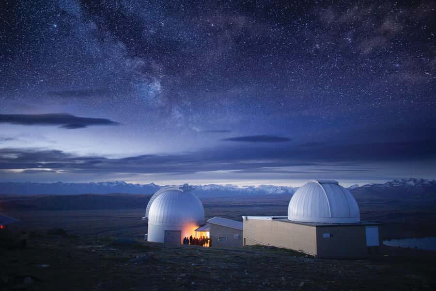 Lake Tekapo: Mountaintop Stargazing at Mount John Summit - Riding up Mount John after dark