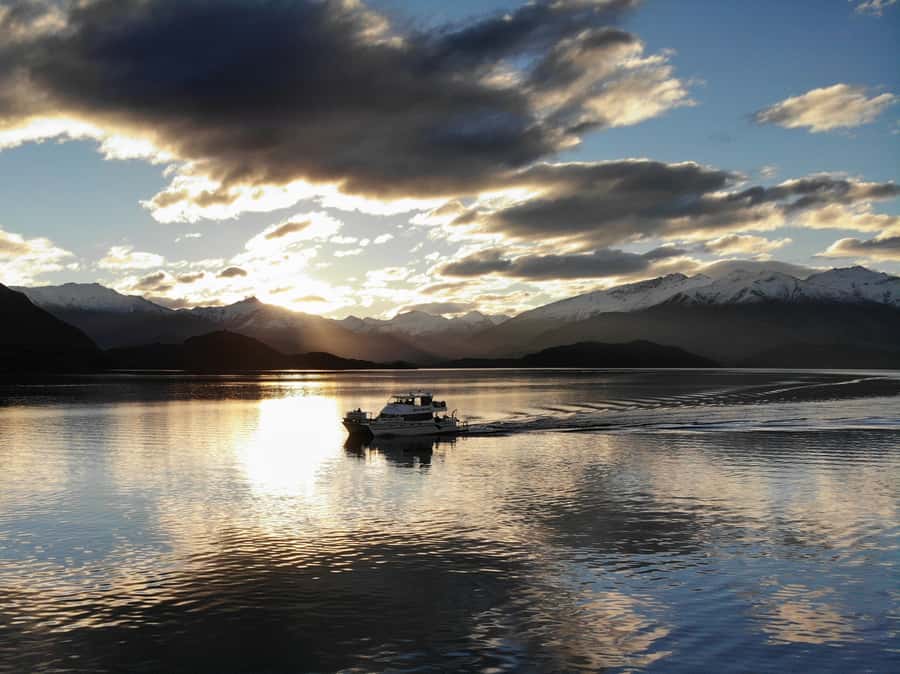 Lake Wanaka Happy Hour Cruise - The views are the main event