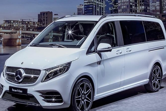 Luxury Airport transfers in Auckland - What the ride is like