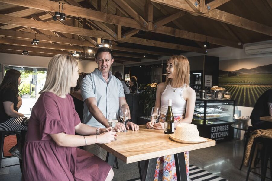 Marlborough: Full-Day Wine and Seafood Tour with Cruise - Lunch at roughly midday