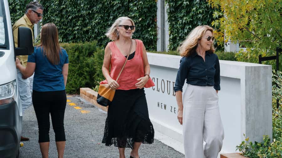 Marlborough: Full-Day Wine and Seafood Tour with Cruise - Commentary, crew, and the feel of the day
