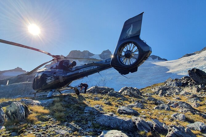 Milford and Fiordland Highlights Tour by Helicopter from Queenstown - Landing one: a remote West Coast beach