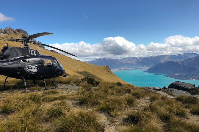 Milford and Fiordland Highlights Tour by Helicopter from Queenstown - Flying over Milford Sound and the Tasman Sea