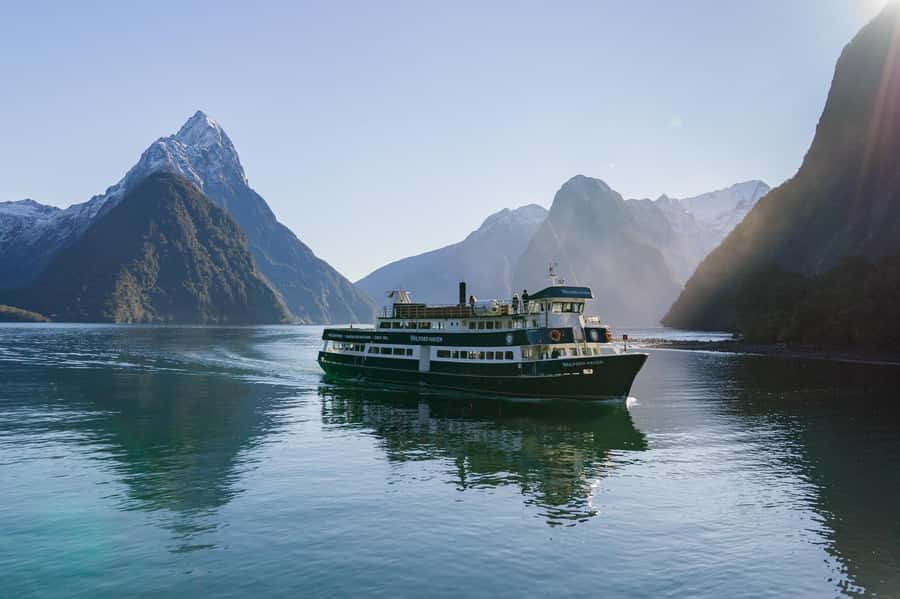 Milford Sound: 2-Hour Wildlife & Nature Cruise - Key points at a glance