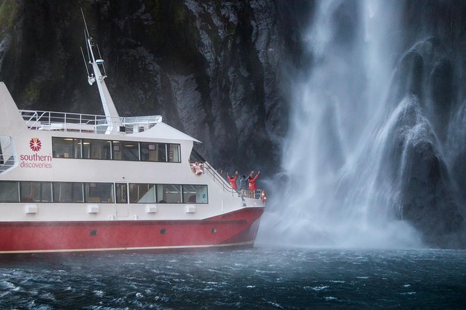 Milford Sound Coach & Cruise from Queenstown: Panoramic Views - Comfort, weather, and family considerations