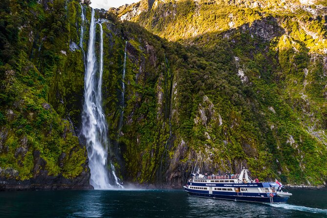 Milford Sound Cruise - RealNZ - Why Milford Sound is best understood from the water