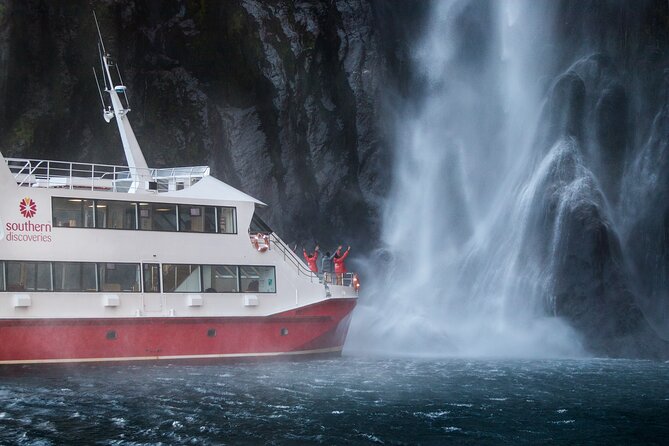 Milford Sound Flight and Cruise ex Queenstown - Five details that shape the experience