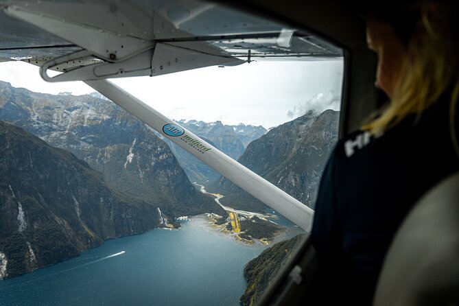 Milford Sound Flight and Cruise ex Queenstown (incl Lunch) - Key points at a glance