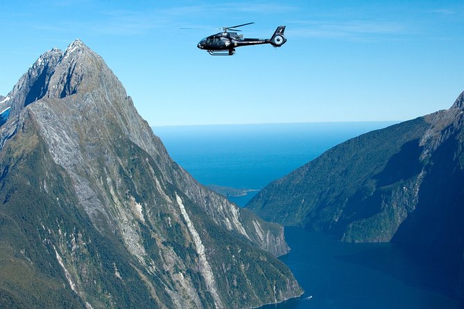 Milford Sound Helicopter Flight and Cruise from Queenstown - Milford Sound from the air and sea