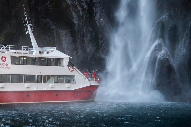 Milford Sound Nature Cruise with Southern Discoveries - Mitre Peak and the Shape of the Fiord