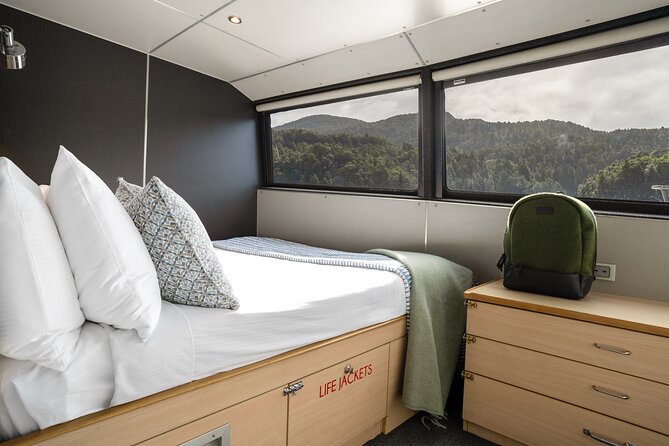 Milford Sound Overnight Cruise Fiordland Jewel - Dinner, hot showers, and the top-deck hot tub