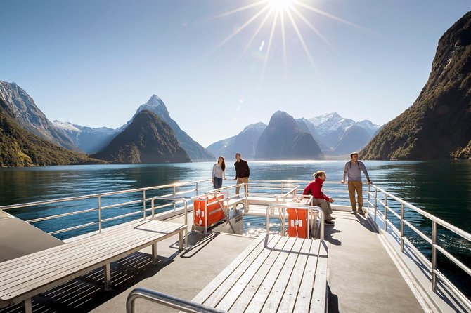 Milford Sound Premium Coach & Cruise from Queenstown with Lunch - Key points at a glance