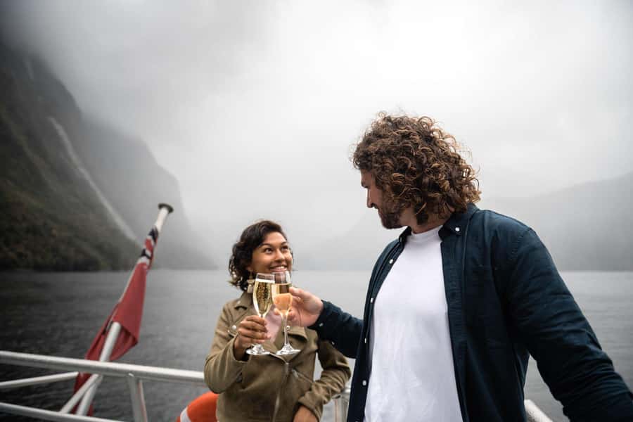 Milford Sound: Premium Small Group Cruise with Canape Lunch - Why the MV Sinbad changes the Milford Sound cruise