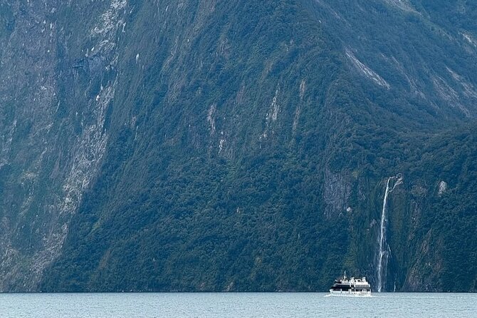 Milford Sound Private Day Trip from Queenstown via Te Anau - Why this private trip works better than a standard coach day