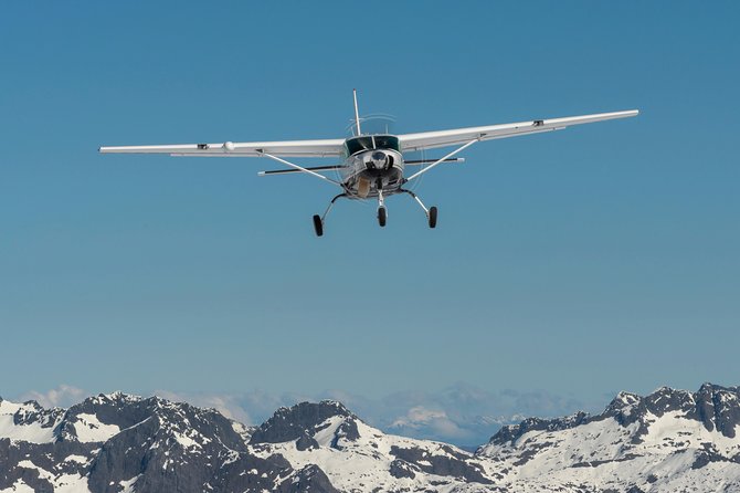 Milford Sound Scenic Flight with Landing from Queenstown - The return flight over Sutherland Falls