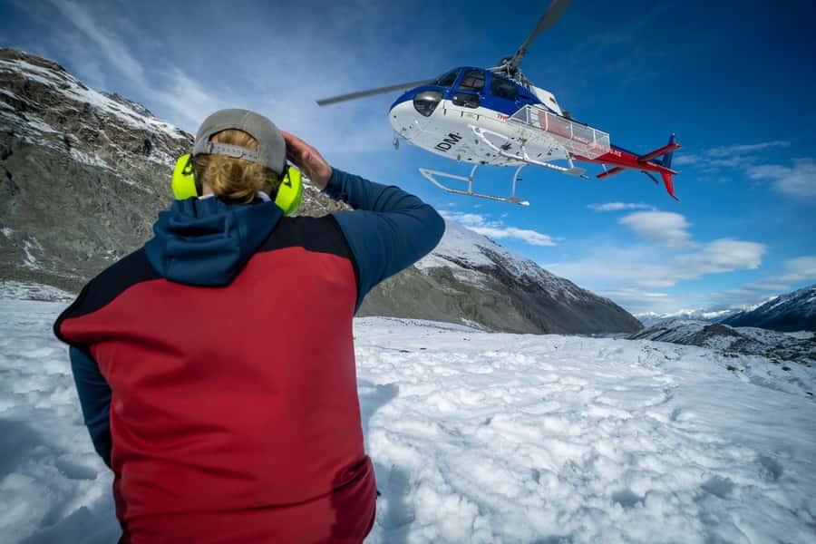 Mount Cook: 3 Hour Heli Hike to the Tasman Glacier - Landing on the Tasman Glacier