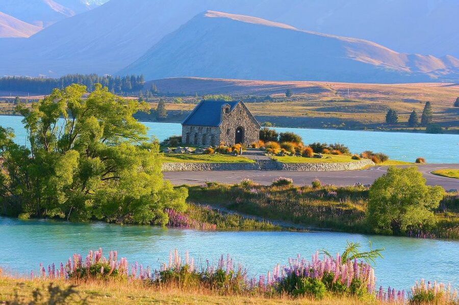 Mount Cook & Lake Tekapo Day Tour from Christchurch - Geraldine offers a welcome first pause