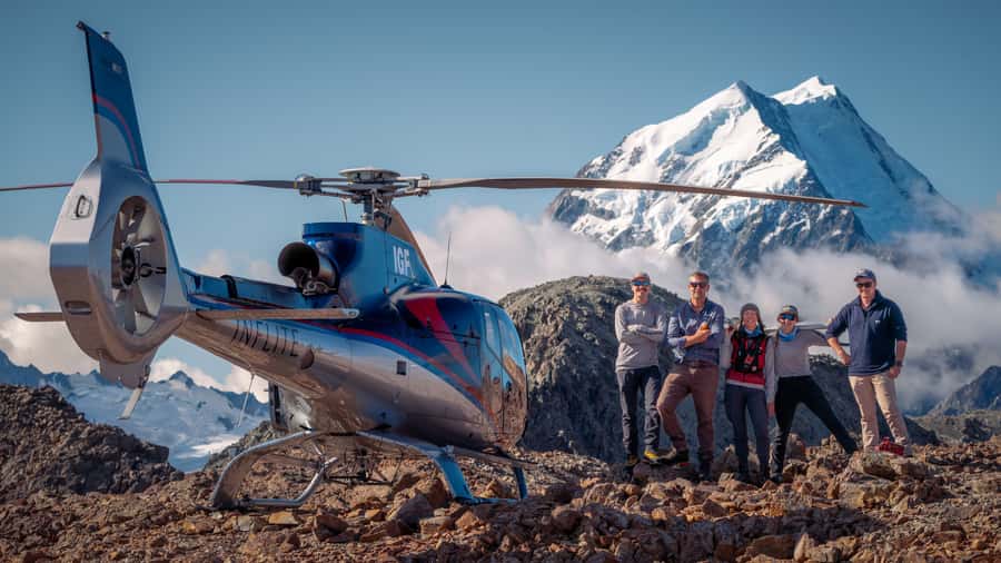Mount Cook: Scenic Helicopter Flight with Alpine Landing - Through the Tasman Valley and over the glacier lake