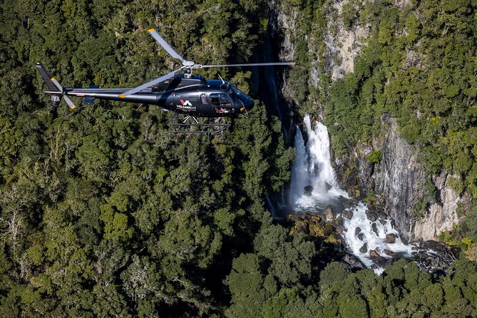 Mount Tarawera Volcanic Adventure by Helicopter - From Lakefront Drive to the volcanic country