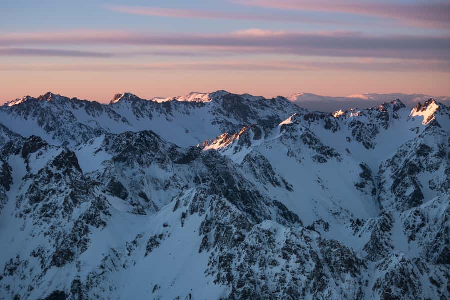Mt Cook: 55-Minute Scenic Flight in Helicopter or Ski Plane - Choosing Between a Helicopter and Ski Plane