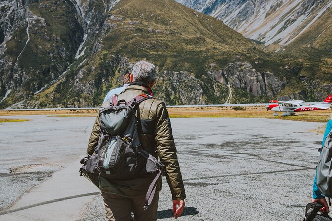Mt. Cook Fly Explore Fly ex Queenstown by Glenorchy Air - Flying from Queenstown toward Aoraki Mount Cook