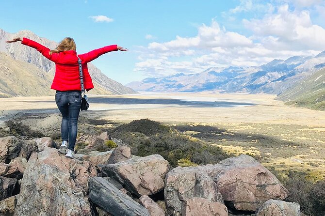 Mt Cook & Lake Tekapo 2-Day Small Group Tour from Queenstown - From Queenstown through Kawarau Gorge