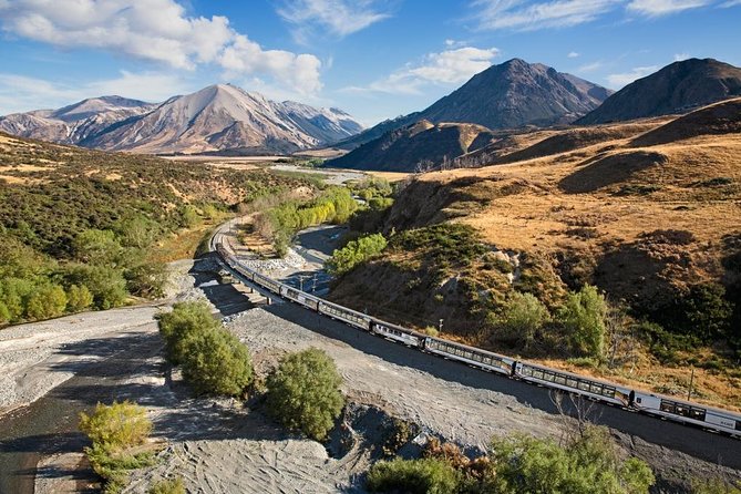 Mt Cook & Tekapo Day Tour from Christchurch (lunch included) - Guides, commentary, and the small-group feel