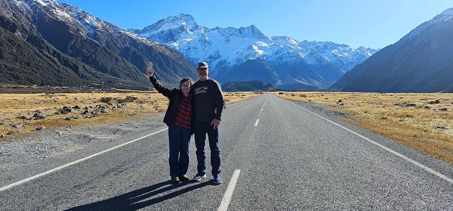 (MT) Mount Cook & Lake Tekapo Day Tour from Christchurch - Lake Pukaki: the blue-water approach to Aoraki