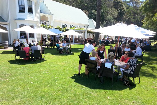 Napier: Afternoon Wine Tasting + visit Silky Oaks Chocolates - A quick look at Gimblett Gravels