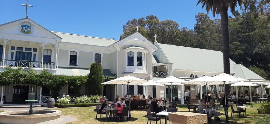 Napier: Winery + Gin Tasting Tour with Lunch Thu Fri Sat - Pacing, weather, and practical limits